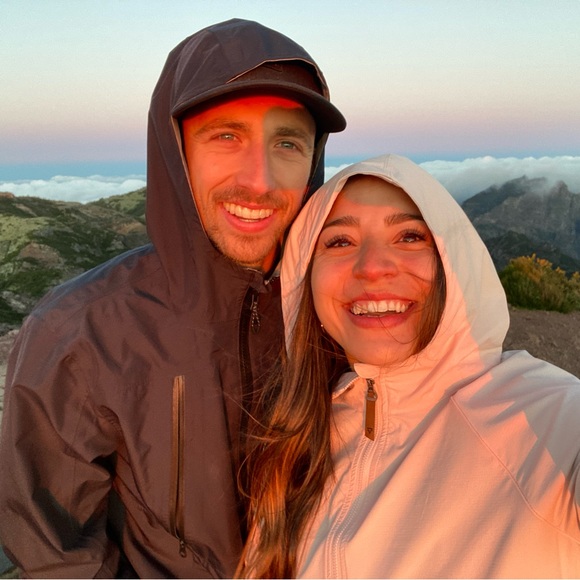 Meet your Poshers, Allie & Jordan - Picture 2 of 3